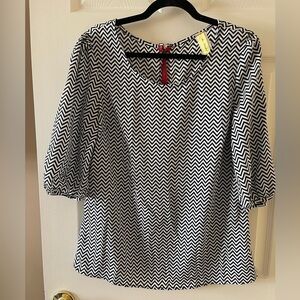 Bee Stitched blouse • Women’s large
